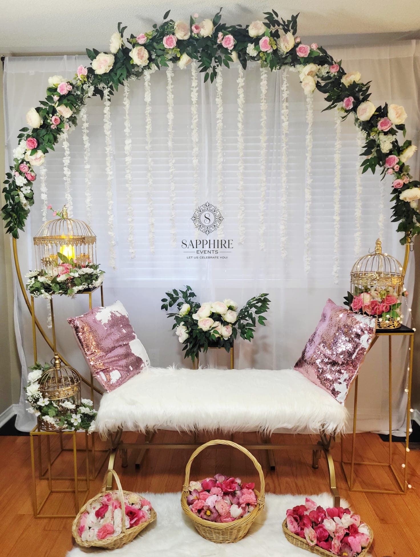 Custom Decor decor by Sapphire Decor